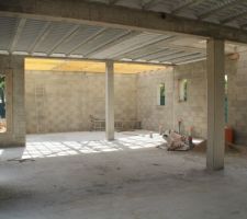Après leur dernier passage, les maçons ont nettoyé tout le chantier.