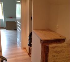 Tablette artisanale avec du plancher ch&acirc;taignier