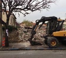 Bizarre , ca va tres vite