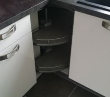 Une partie des meubles dans un angle