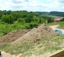 Du remblai en attendant l'aménagement extérieur