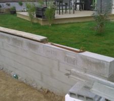Le mur du carport a Ã©tÃ© dÃ©coffrÃ©.