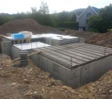 Hourdis polystyrène et béton pour la dalle du rez de chaussé
