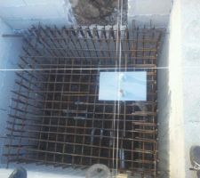 Bonsoir merci de votre aide le macon est en train de souder les plots et comme vous pouvez le voir sur la photo la platine n.est pas centre est ce que cela peut avoir des problemes pour notre futur local merci de votre reponse