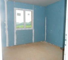 Chambre 3 (&agrave; droite dans le renfoncement il y a un placard qu'on ne voit pas)