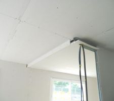Plafond plus bas dans cuisine, placo en cours