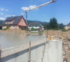 Dalle fraîchement coulée côté maison