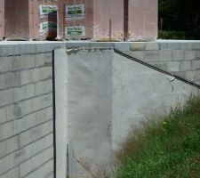 Isolation du sous-sol par pose d'un isolant de très bonne qualité.