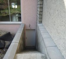 Mur &eacute;cran termin&eacute; et chapeaux pos&eacute;s !