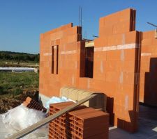 Mur à l'arrière de la maison sur la terrasse