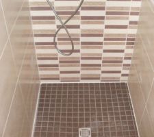 Partie douche du bas termin&eacute;e