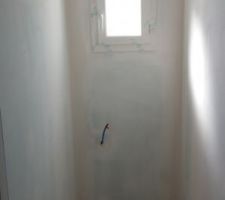 Pose de la sous couche sur les murs et plafonds / wc
