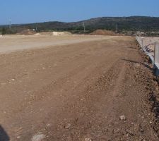 Vue d'ensemble de notre terrain 18,21 x 16,72 (faut s'imaginer, je sais)