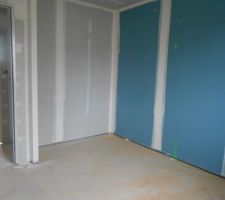 Cloisons finies (chambre; placard)