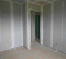 Cloisons finies (chambre, placard)