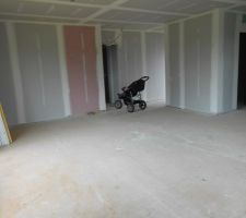 Cloisons finies (pièce à vivre)