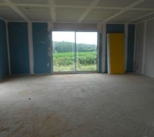 Cloisons finies (pièce à vivre salle à manger à gauche, salon  droite)