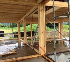 Mise en place du plancher étage et vue du RDC