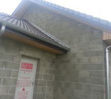 Toiture fini zinguerie sur planche de rive faite