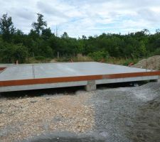 Et voici la dalle côté garage