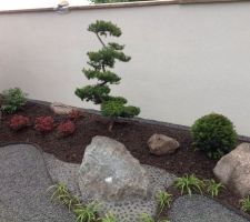 Le jardin japonisant zen terminé