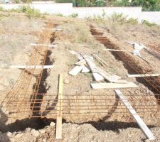 La pelle debut des travaux le lendemain de l'achat du terrain ils sont forts