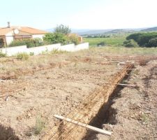La pelle debut des travaux le lendemain de l'achat du terrain ils sont forts