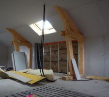 Vue sur les 2 pieds de ferme et les sous-pentes