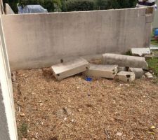 Le mur mitoyen tombe enfin...