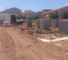 Aujourd'hui d&eacute;but du vide sanitaire &agrave; 35 degr&eacute;s courageux les ma&ccedil;on de trouillas