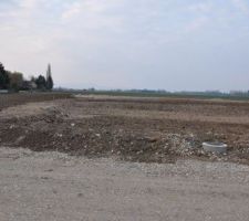 La viabilisation avance tout doucement ,
vraiment tout doucement ,c'est longggg.