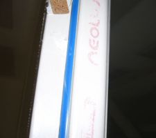 Les trous laiss&eacute;s par les vis dans les batis de porte ont &eacute;t&eacute; bouch&eacute;s mais encore une fois travail pas soign&eacute; du tout.