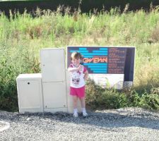 Panneau permis de construire sur notre terrain .