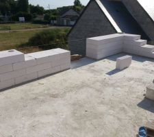 Pose du mur sud de l'&eacute;tage