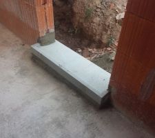 Seuil de la porte d'entr&eacute;e