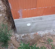 Ahhh apr&egrave;s &ecirc;tre pass&eacute; directement par les ouvriers car le CdT est totalement &agrave; l'ouest et aux abonn&eacute;s absents, nous avons enfin notre grille de ventilation !