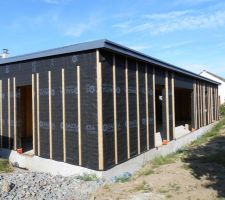 Toiture terminée, vue de toute la maison