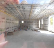 Photo prise par la fenetre donc pas tres nette! mais on y voit l'isolation des murs