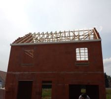 La charpente est installée
