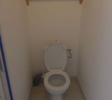 1Ã?Â¨re piÃ?Â¨ce opÃ?Â©rationnelle, nous avons posÃ?Â© le toilette cet aprÃ?Â¨s-midi