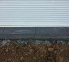 Carrelage du seuil de la baie vitree