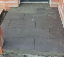 Carrelage du porche en cours