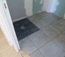 Sol de la SDB.
receveur douche italienne.