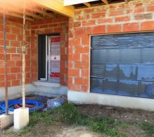 Entr&eacute;e sud   garage de la maison