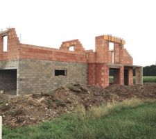 El&eacute;vation des murs de l'&eacute;tage.