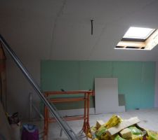 La future salle de bain du demi-étage