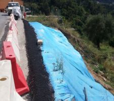 Autre vue de la bordure et de la bache bleu;-)