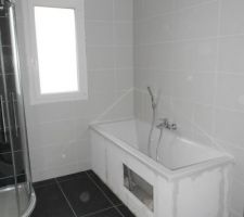 SALLE DE BAIN 1 ER ETAGE