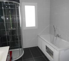 SALLE DE BAIN 1 ER ETAGE