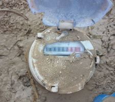 Compteur d'eau qui affiche d&eacute;j&agrave; presque 11m3 d'eau ...